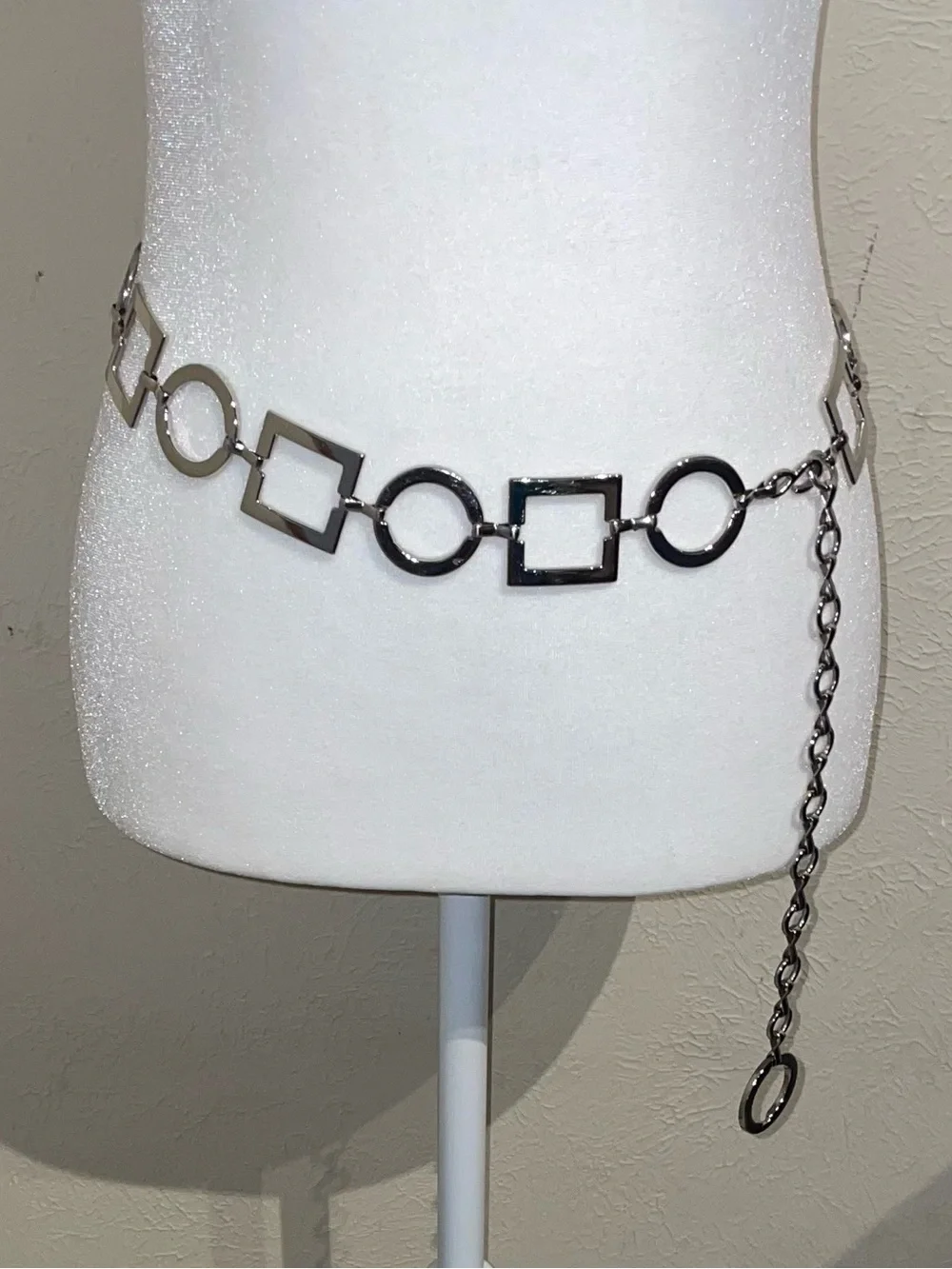 NWOT Silver 39” Circle Square Metal Chain Link Belt Geometric Adjustable Waist
